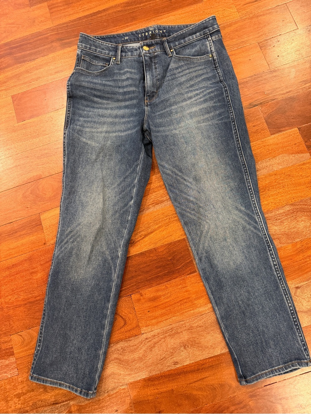 Women’s WHBM Straight-Leg Crop Jeans